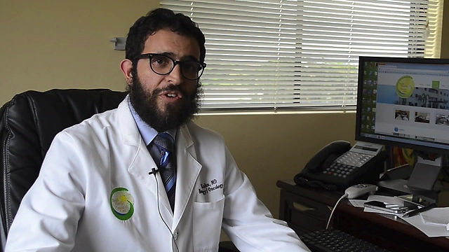 Dr David Kahn-Oncologist